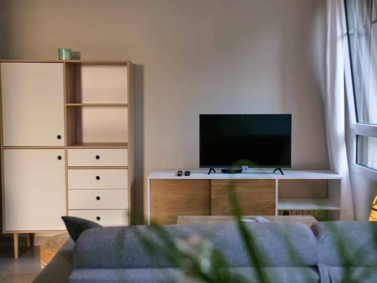 Apartment Apt. 50m Du Port De Plaisance, Parking & Ascenseur